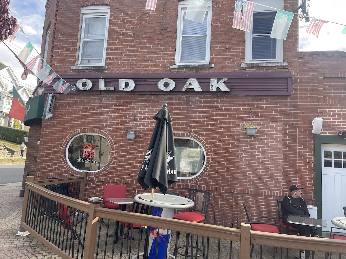 Old Oak Restaurant Bar & Grill